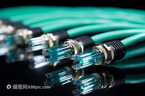 先进光纤技术 驱动未来通信与传感的革命性力量